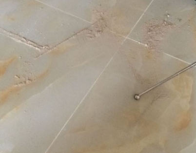 双峰瓷砖空鼓维修公司分享粘合剂选择不当在瓷砖铺贴过程中可能导致以下问题